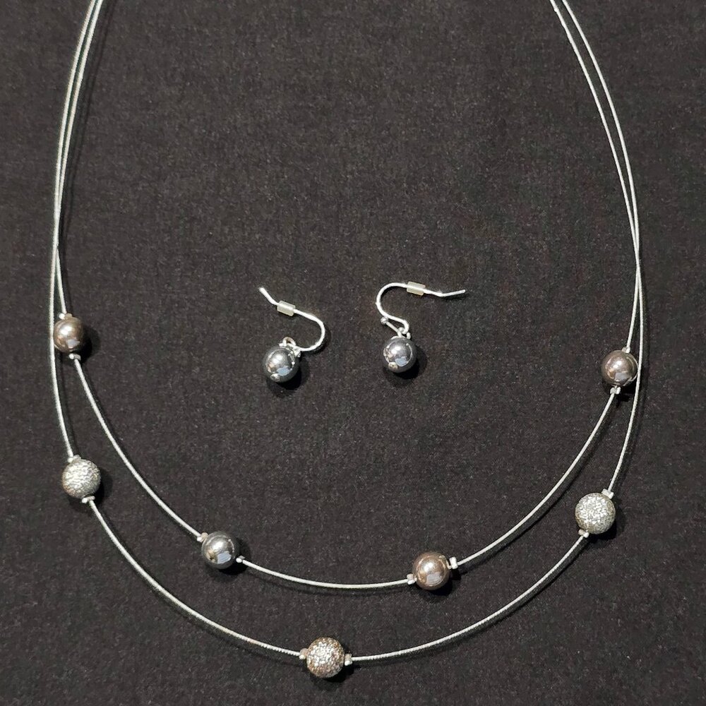AVON Necklace and Earrings Set